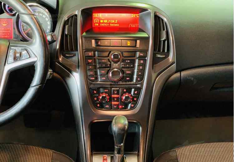 Opel Astra J Рестайлинг