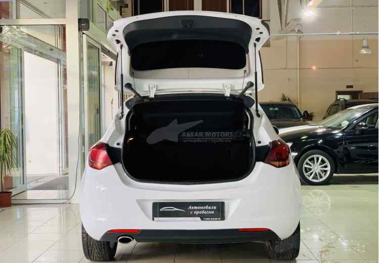 Opel Astra J Рестайлинг