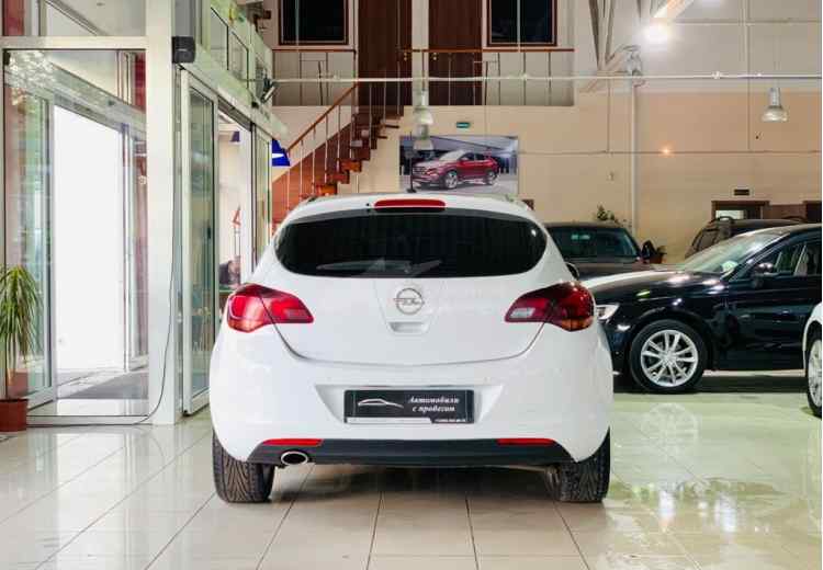 Opel Astra J Рестайлинг