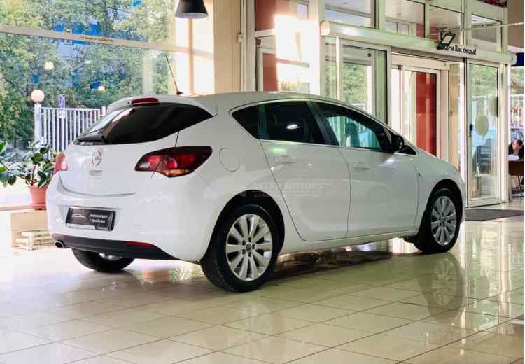 Opel Astra J Рестайлинг