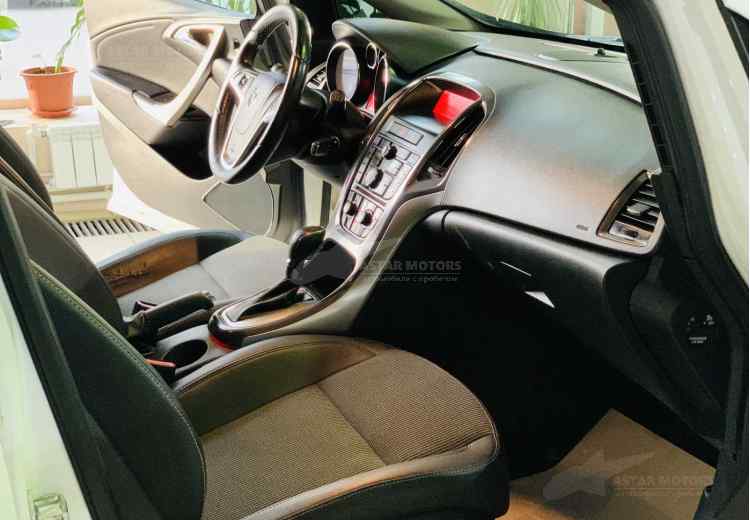 Opel Astra J Рестайлинг