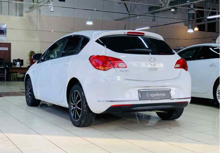 Opel Astra J Рестайлинг