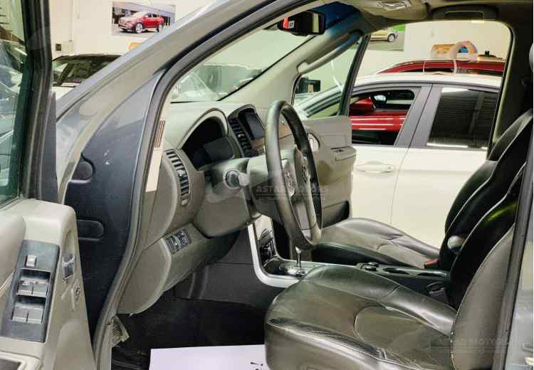 Nissan Pathfinder III Рестайлинг