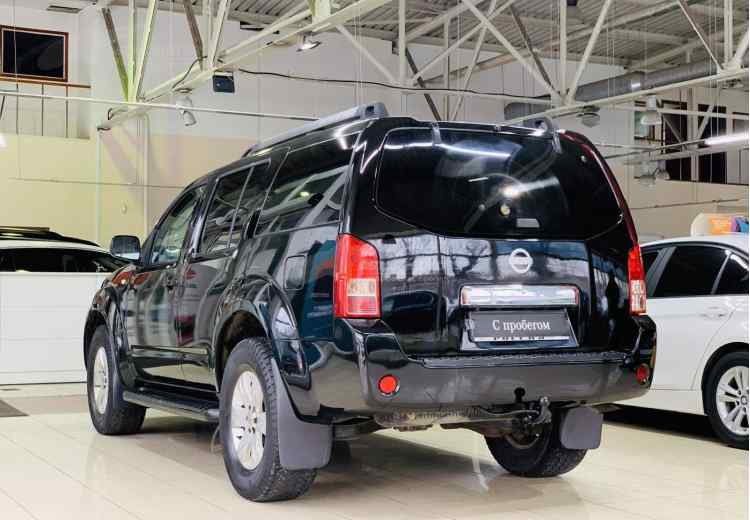 Nissan Pathfinder III