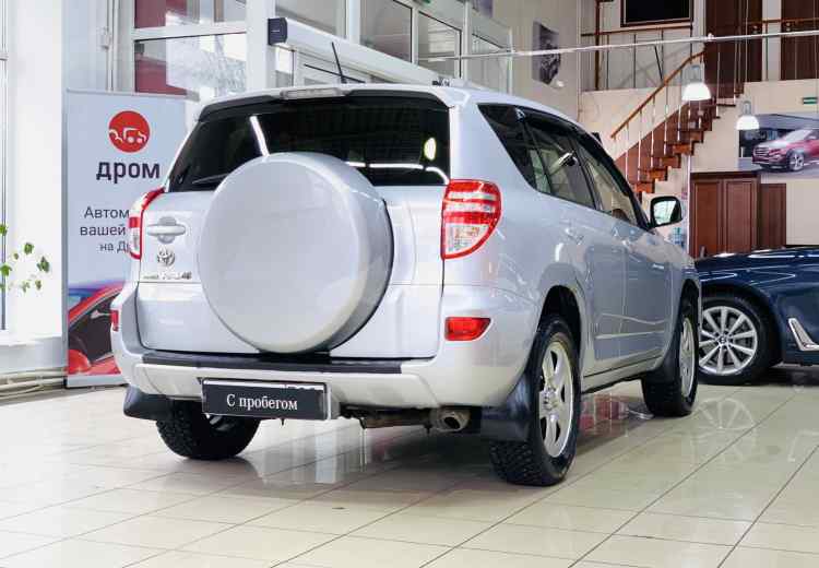 Toyota RAV4 IV (CA40)