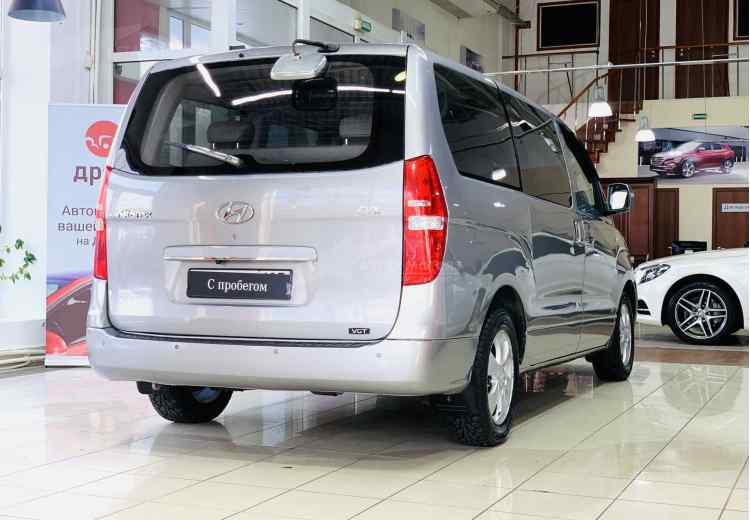 Hyundai Grand Starex