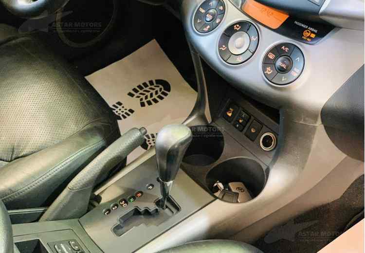 Toyota RAV4 III (XA30)