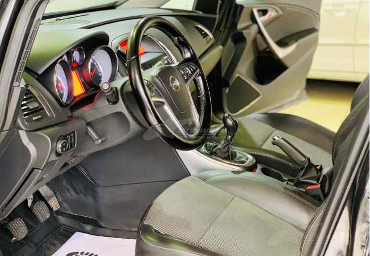 Opel Astra J Рестайлинг