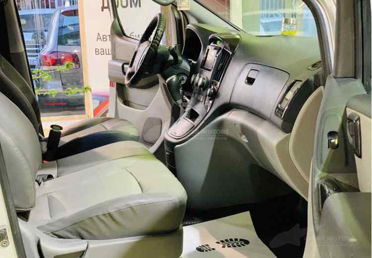 Hyundai Grand Starex