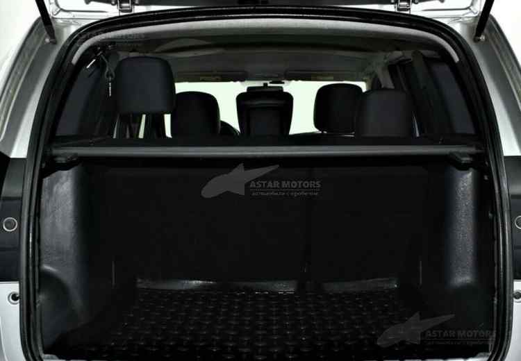 Nissan Terrano III (D10)