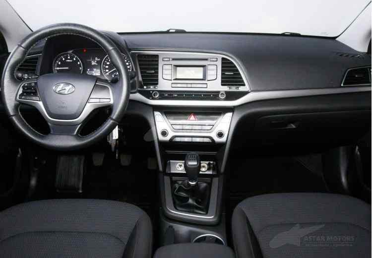 Hyundai Elantra VI (AD)