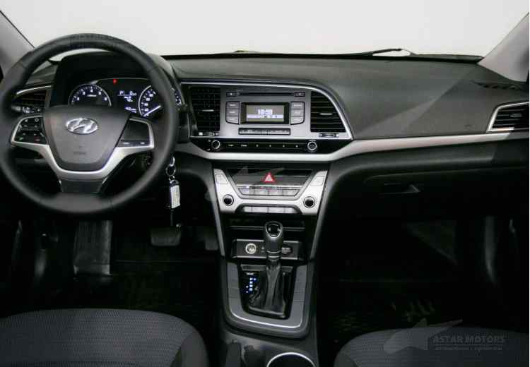 Hyundai Elantra VI (AD)