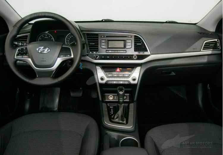Hyundai Elantra VI (AD)