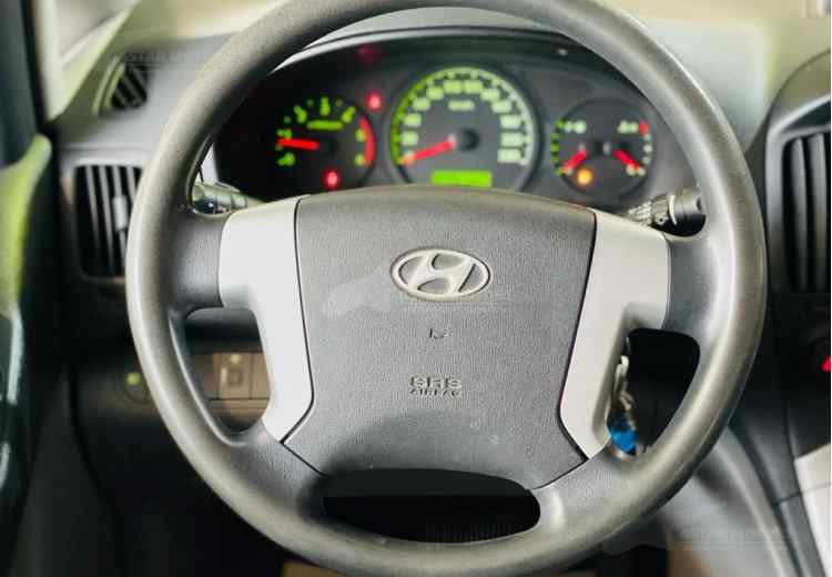 Hyundai Grand Starex