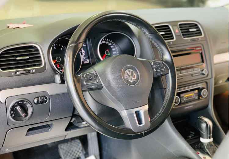 Volkswagen Golf VII
