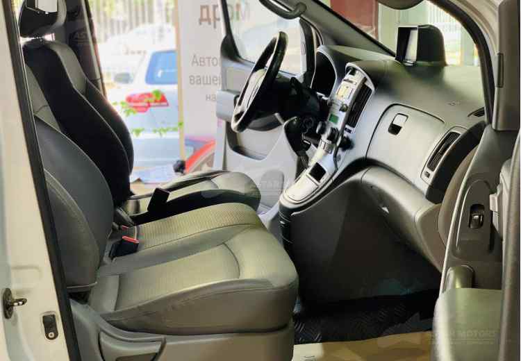 Hyundai Grand Starex