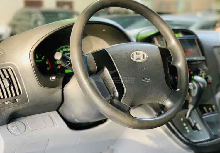 Hyundai Grand Starex