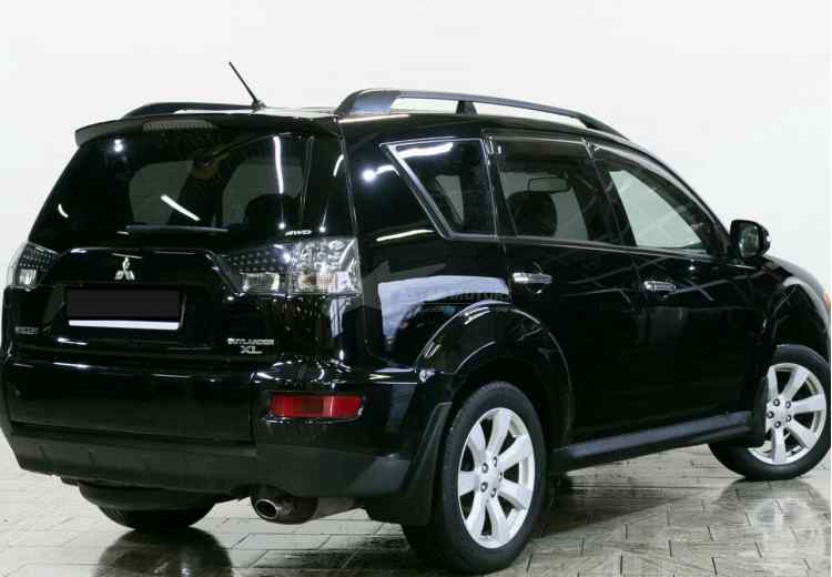 Mitsubishi Outlander III