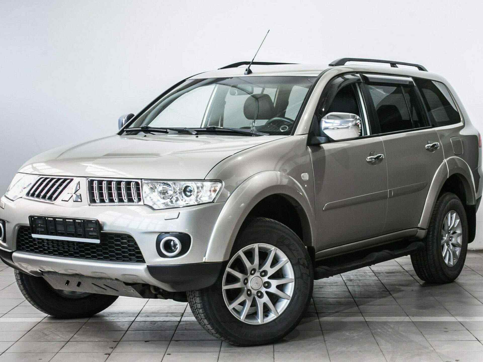 Mitsubishi Pajero Sport 2.5 2011