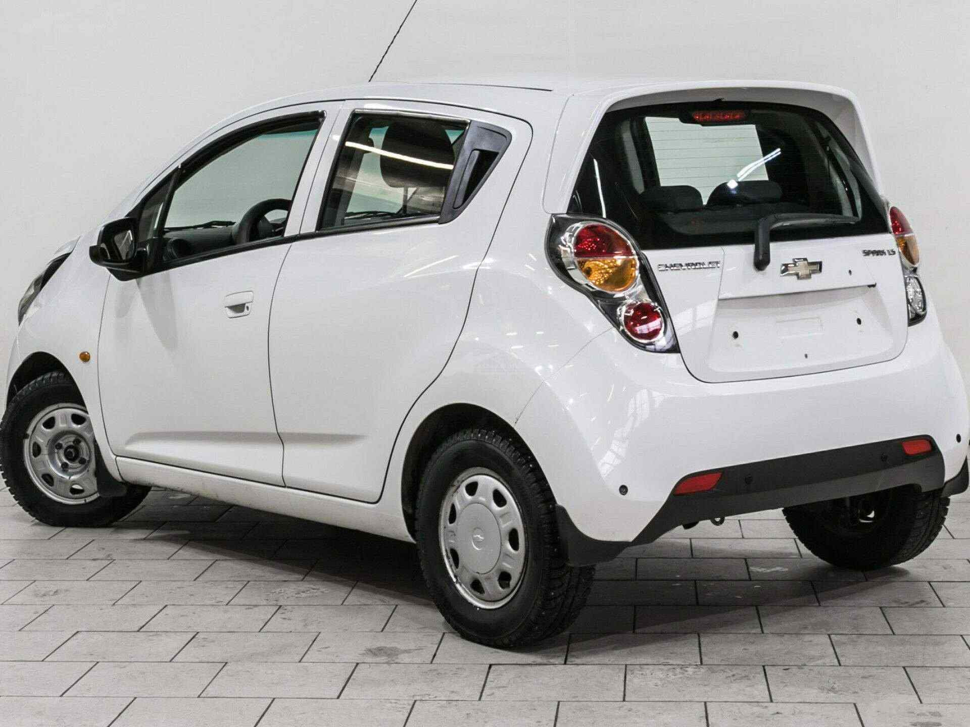 Chevrolet Spark 2013 Р±РµР»С‹Р№